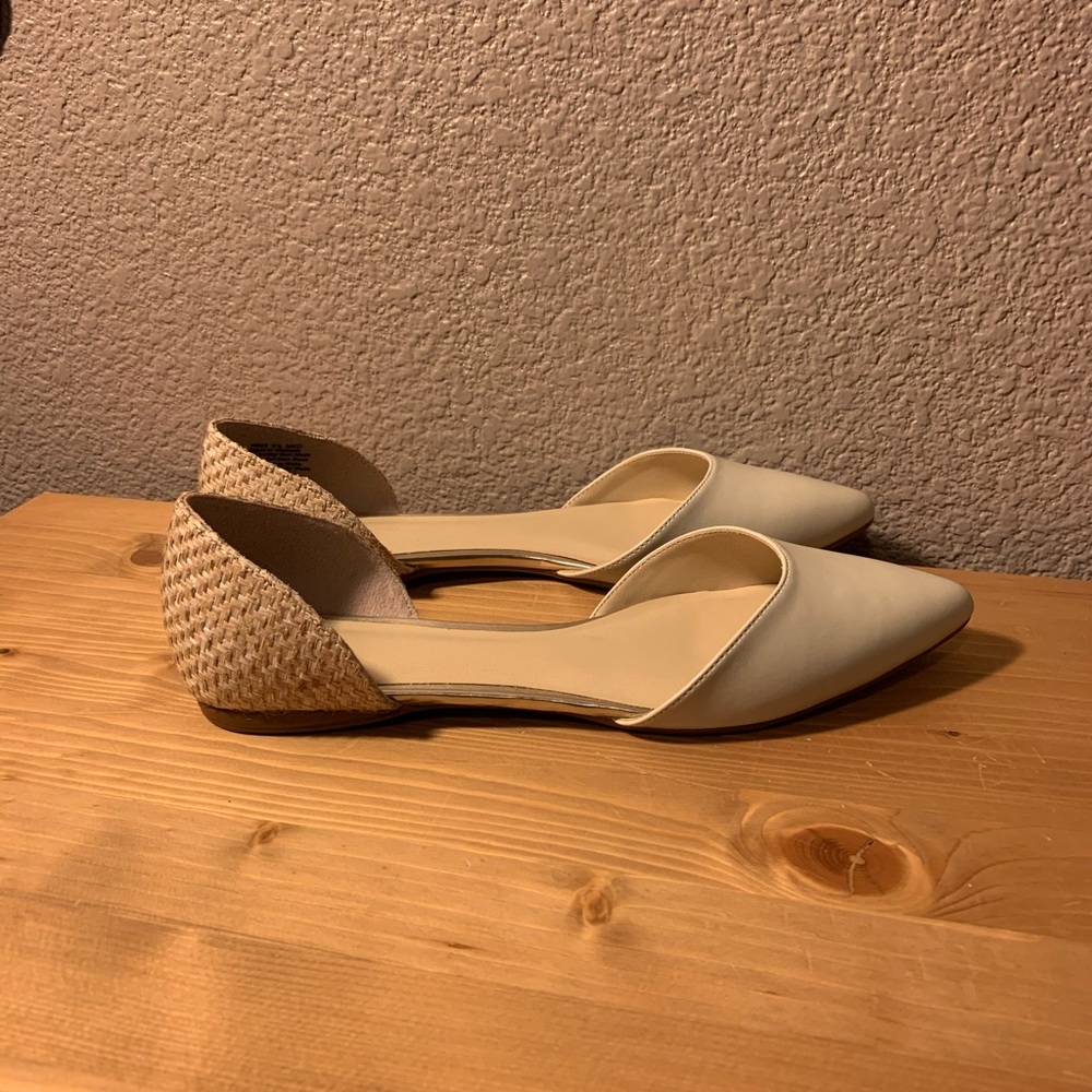 Apt. 9 pointed toe flats